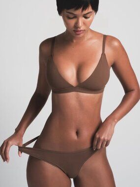 SKIMS Triangle Bralette Cocoa XXS Buttery Soft Wireless Stretch NWT